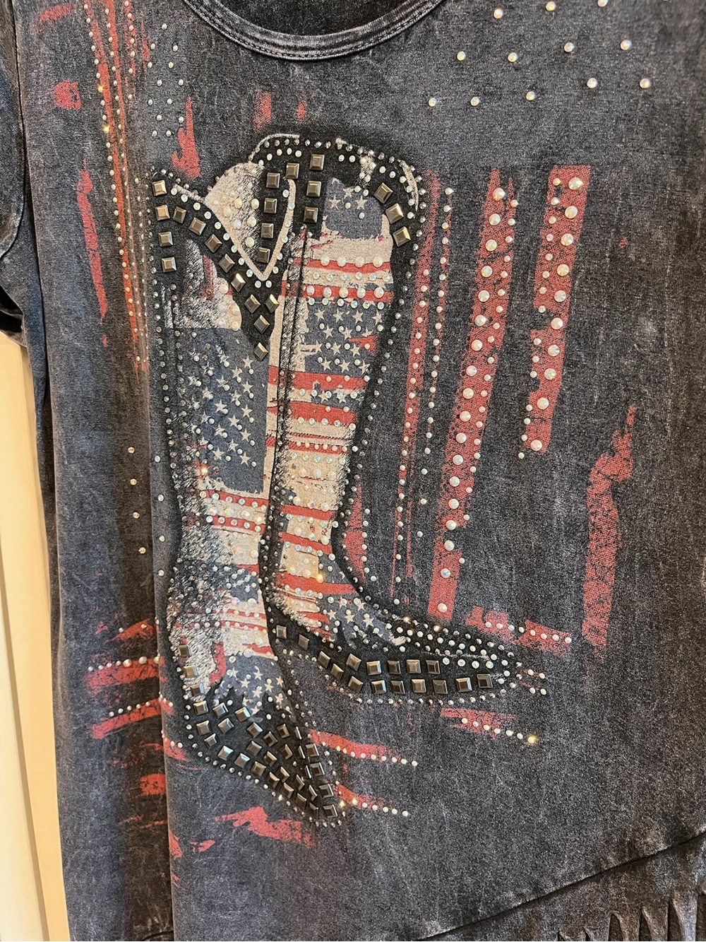 Vocal Gray Tunic with Fleur-de-Lis Label - Picture 2 of 5